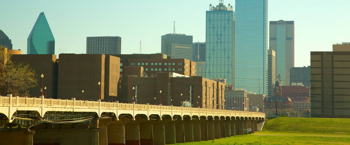 ดัลลัส เนื้อเรื่องที่ ตึกระฟ้า, วิวเมือง และ เมือง