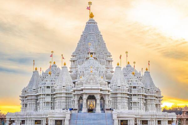 Scenic view of Akshardham Mahamandir temple at BAPS Swaminarayan Akshardham