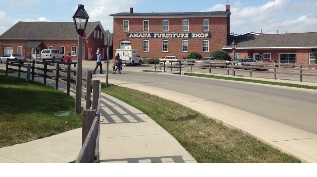 This place is a must visit, incredible furniture store full of handcrafted furnishings: beds, chairs, desks, dining tables, grandfather clocks, and cuckoo clocks. Includes a viewing room of the workshops.