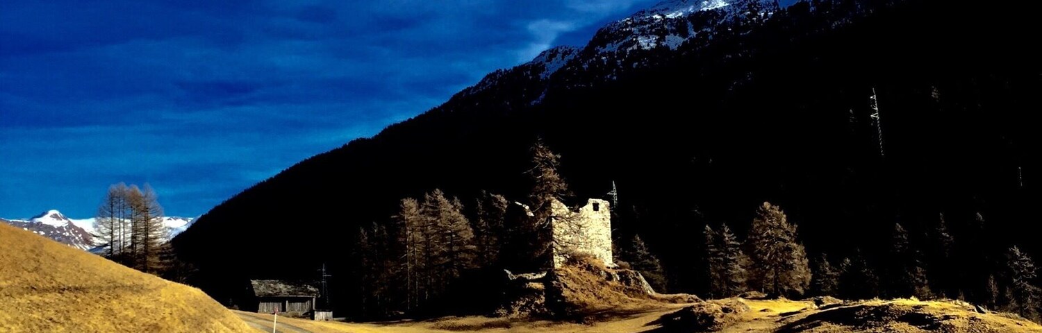 A walk from splugen in Switzerland to the nearby village of sufers. A beautiful walk in the winter sun