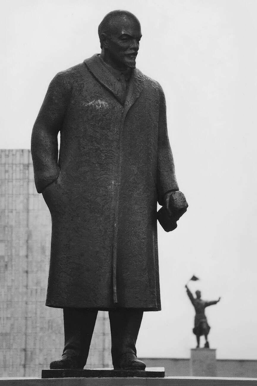 Home to some 40 statues , busts and plaques of Lenin , Marx , Bela Kun and others whose likenesses have ended up on trash heaps elsewhere in the former- socialist world ,Memento Park, 10 kms southwest of Budapest's center is a mind blowing place to visit . 