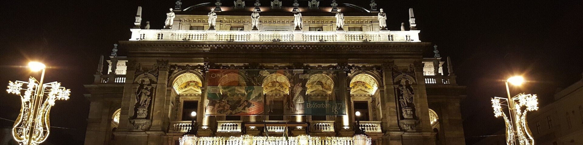 Located on a World Heritage avenue in Budapest. It was designed in 1884.
-2017