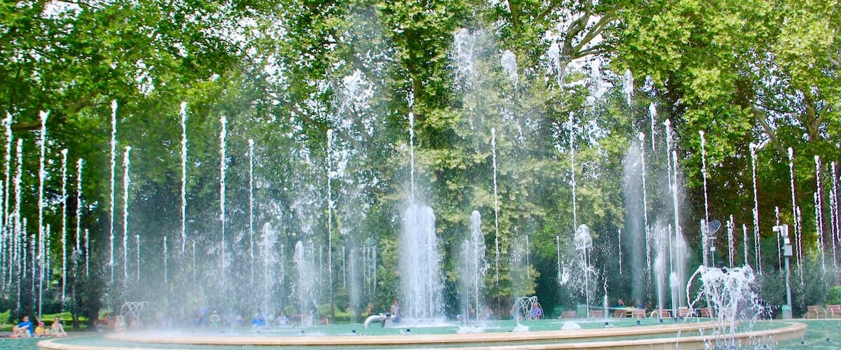The timing of the spouts of water is set to a variety of music including classics like Carmen. Really worth a watch. At night the park turns into a party Island with a spectacle of lights.