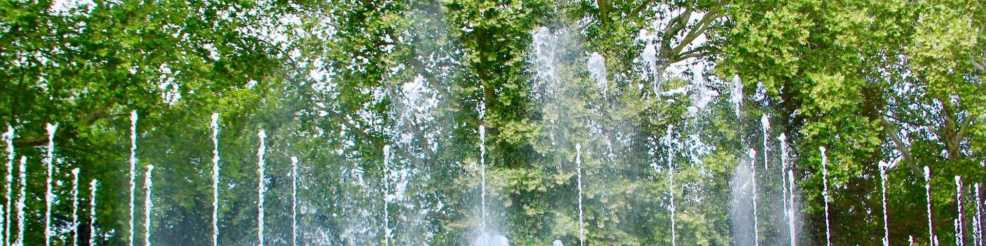The timing of the spouts of water is set to a variety of music including classics like Carmen. Really worth a watch. At night the park turns into a party Island with a spectacle of lights.