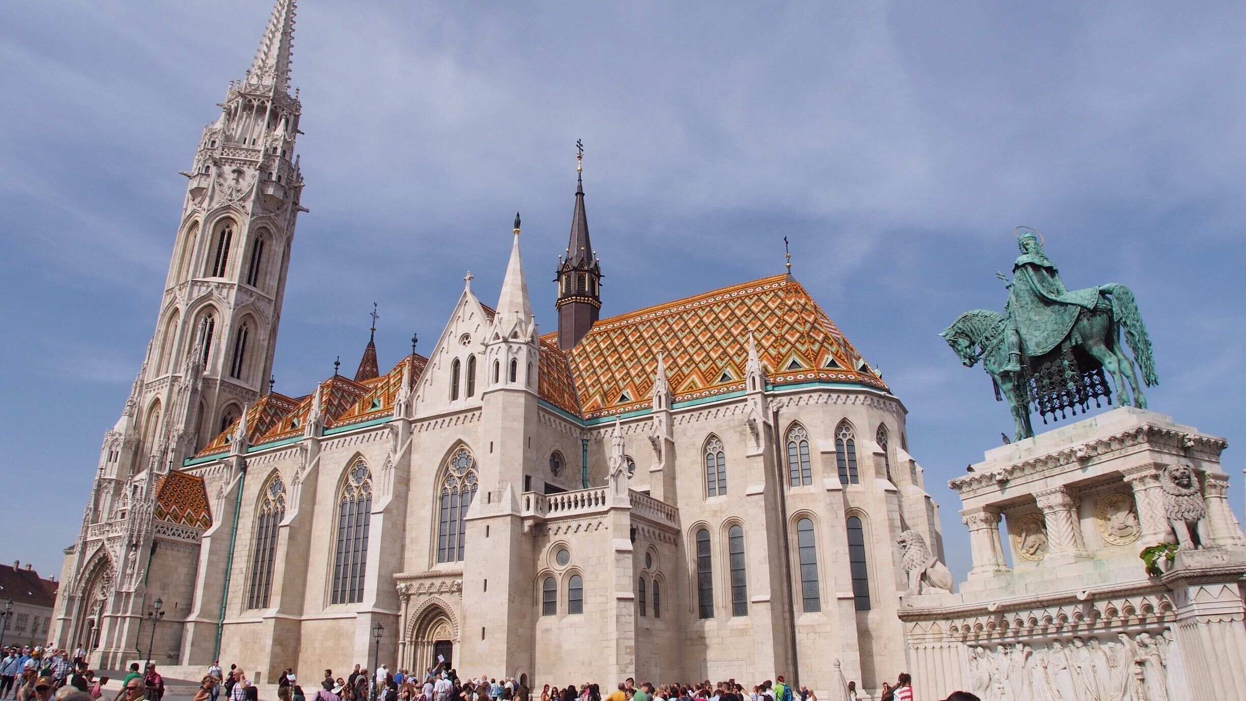 The medieval church of Matthias is situated on a busy town square in Buda. I admired the colorful bricks and beautiful pattern on the roof. Later I discovered that the church had been heavily damaged in World War II, and has been renovated twice after that.