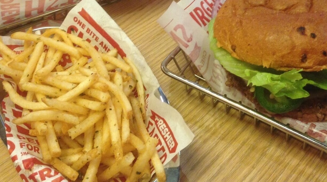 Yum! Their smash fries and burgers were delicious! At least I think the burger was, pepper jack cheese, chipotle bun, fresh jalapeños, with chipotle dressing. Spicy!