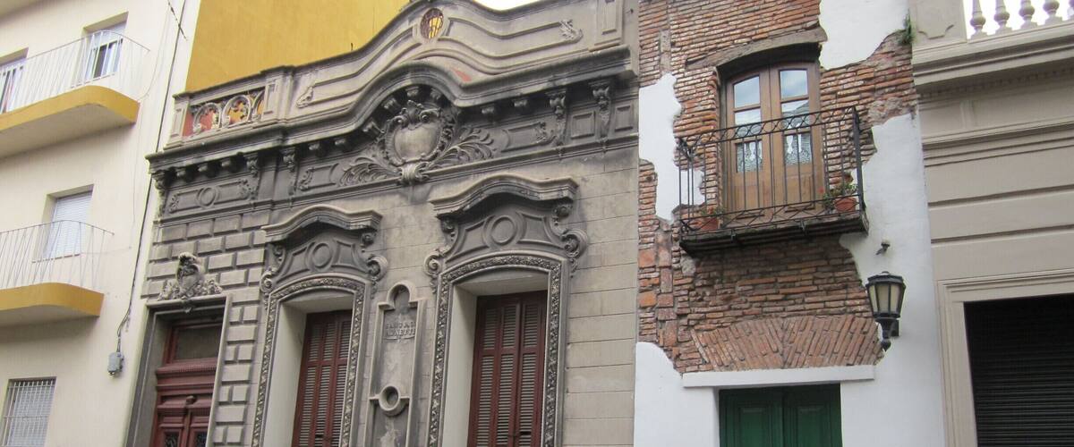 Located in San Telmo, Casa Minima is known as the narrowest house in Buenos Aires, at 2.5 meters wide.