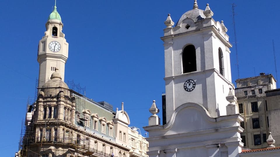Cabildo, a building used for public service since 1610 and plays a vital role in the history of Argentina's independence. A stroll around the entire Plaza de Mayo is a must in the heart of Buenos Aires.
#Merch #LifeAtExpedia #BuenosAires #Argentina