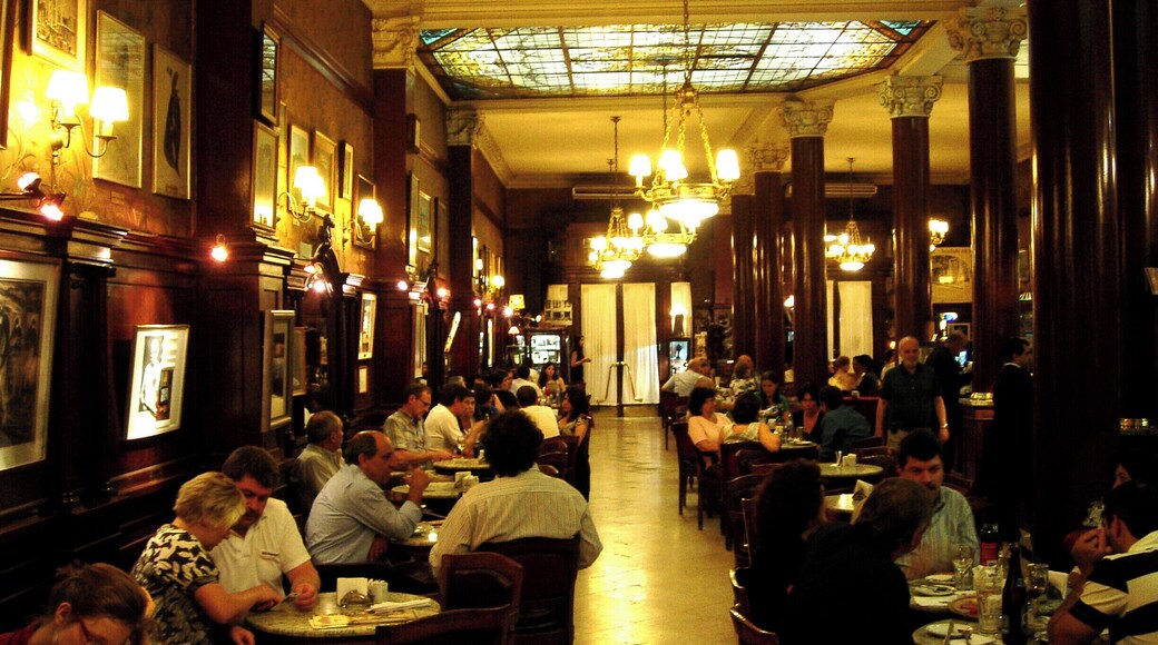 Great coffee and Tango. #bue