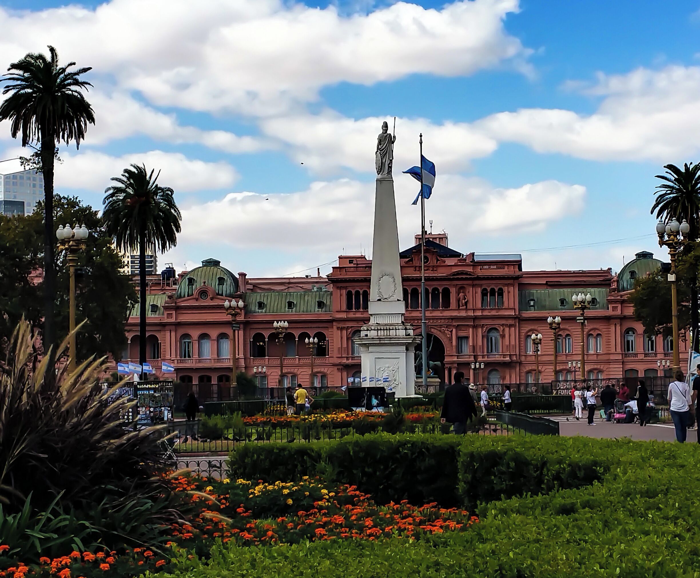 The famous Pink Palace where Evita Peron regularly speaks at the balcony in front of the Argentines. 