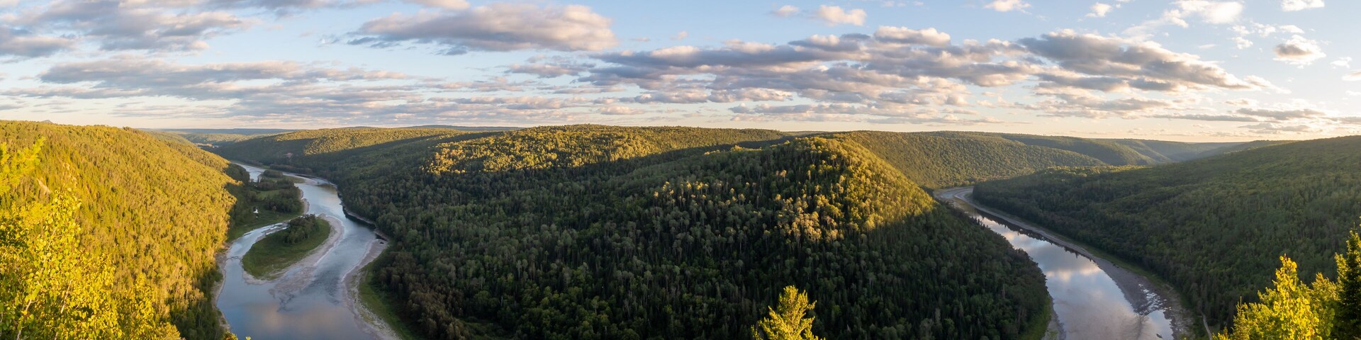 Beautiful view from the belvedere "Horizon de rĂȘve" (translation: "dream horizon"), in the Matapedia valley, Canada