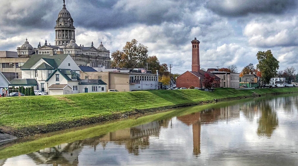 Troy, Ohio is just a small quiet town in southwest Ohio. It is the county seat so it has this beautiful courthouse. The Great Miami River runs through our wonderful town.