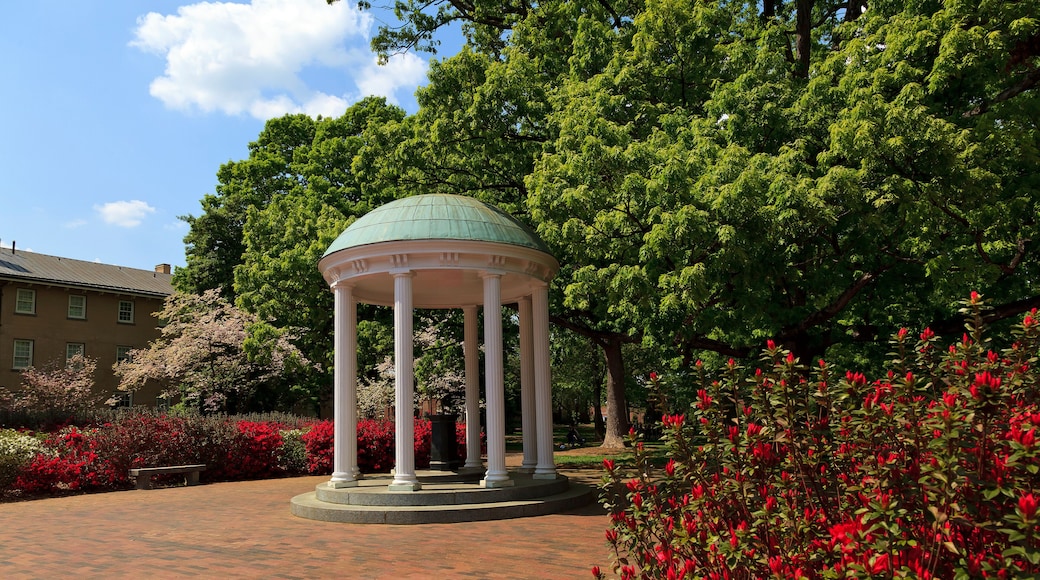 The Old Well at UNC Chapel Hill during the spring with azaleas blooming