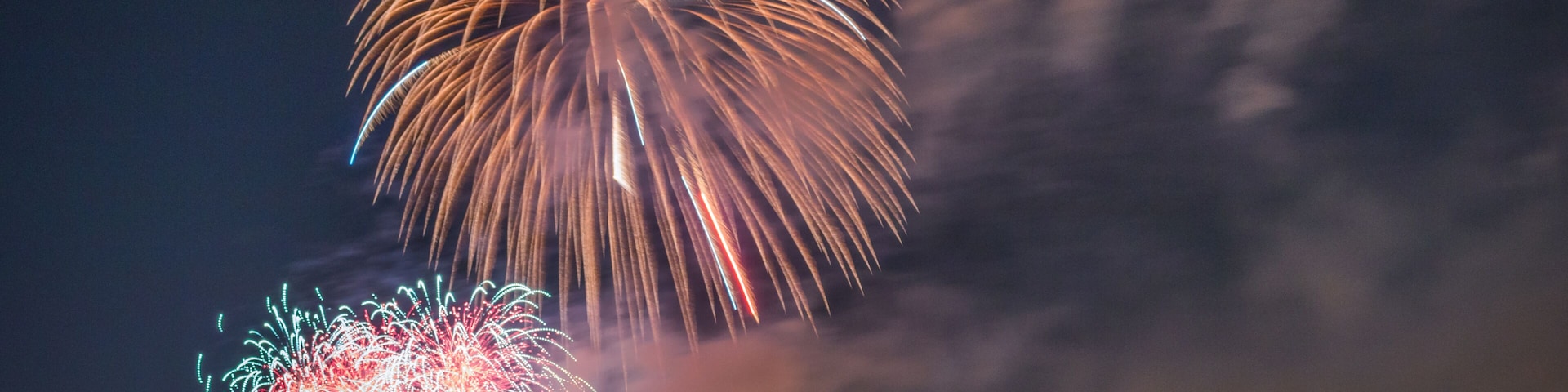FIREWORKS OVER ST LAWRENCE RIVER