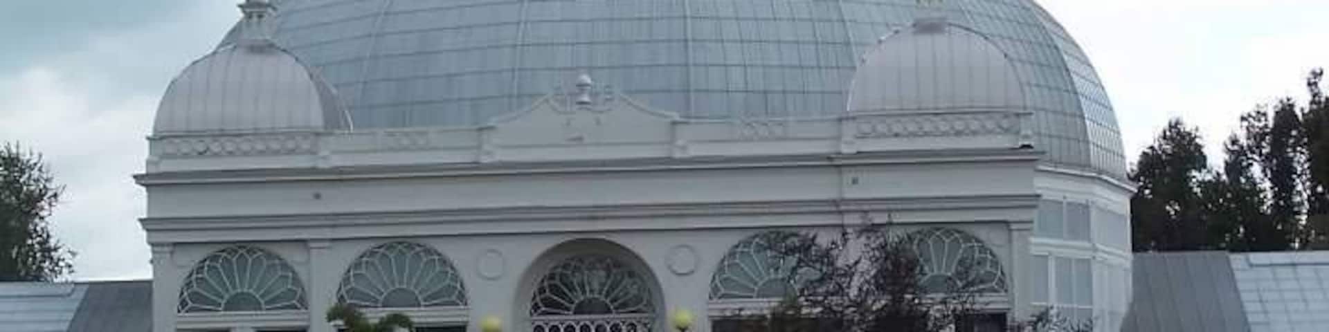 Really enjoyed this botanical garden while shortly visiting Buffalo. It was a rainy day and what a great place to spend it! Took us a few hours to see everything. There were restaurants within walking distance and a stunning church nearby to go through. It is called Our Lady of Victory National Shrine & Basilica. It is so worth seeing!