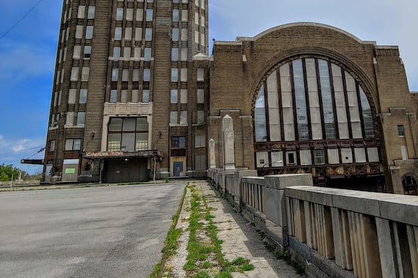 Opened in 1929 and designed to handle over 200 trains and 10,000 passengers daily, the Buffalo Central Terminal has sat mostly quiet since the last passengers were served in 1979.