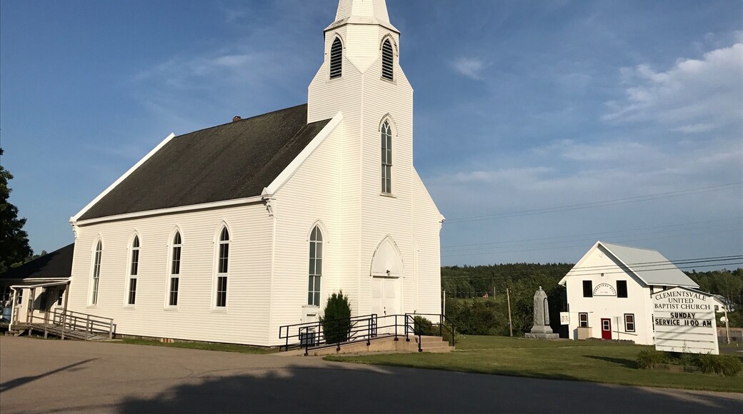 Found this church while driving back from Kejimkujik park in Nova Scotia. Inspiring.