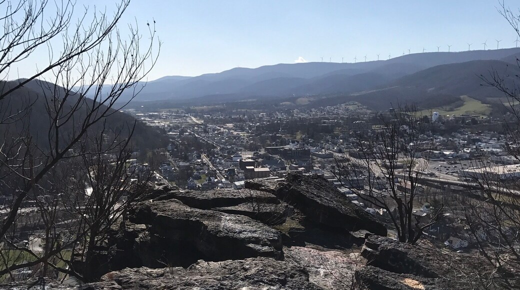 Approaching Queen's Point