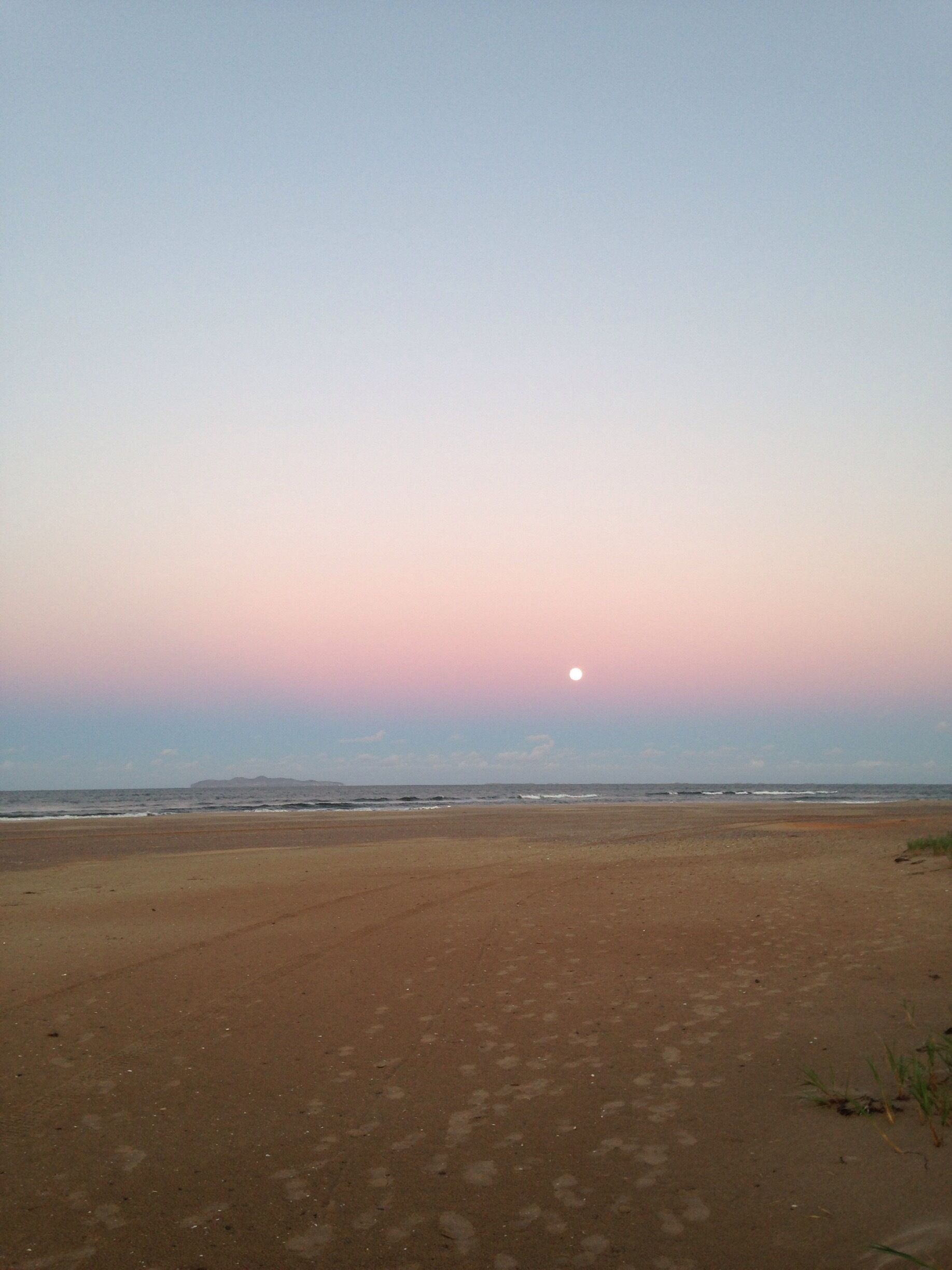 Levée de lune aux couleurs ciel