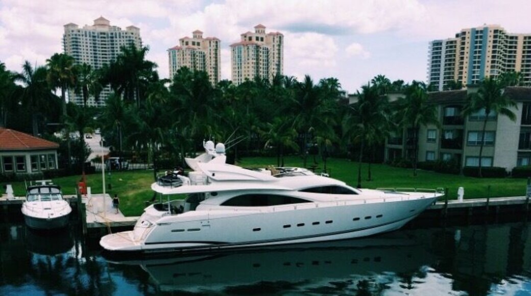 The Porto Vita condos have a great view of this dock. (that yacht is huge and I'm obsessed)