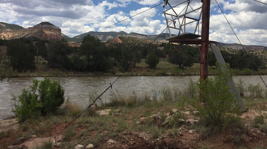 This river crossing apparatus has been out of commission for many years, but its location along the Rio Chama is a lovely spot for viewing a variety of sandstone formations along Chama Canyon.