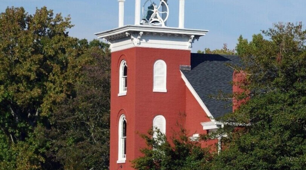 Eastern Shore small towns in Maryland, USA. Traveling the Eastern Shore points o f Maryland this weekend, we came across this local church with gravestones. We found several of these local churches along with the many farms and inlets leading to the Chesapeake bay.