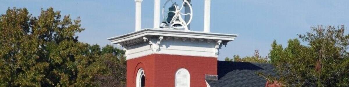 Eastern Shore small towns in Maryland, USA. Traveling the Eastern Shore points o f Maryland this weekend, we came across this local church with gravestones. We found several of these local churches along with the many farms and inlets leading to the Chesapeake bay.