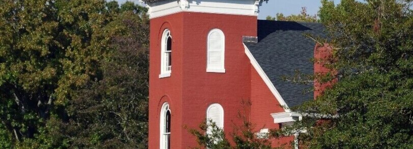 Eastern Shore small towns in Maryland, USA. Traveling the Eastern Shore points o f Maryland this weekend, we came across this local church with gravestones. We found several of these local churches along with the many farms and inlets leading to the Chesapeake bay.