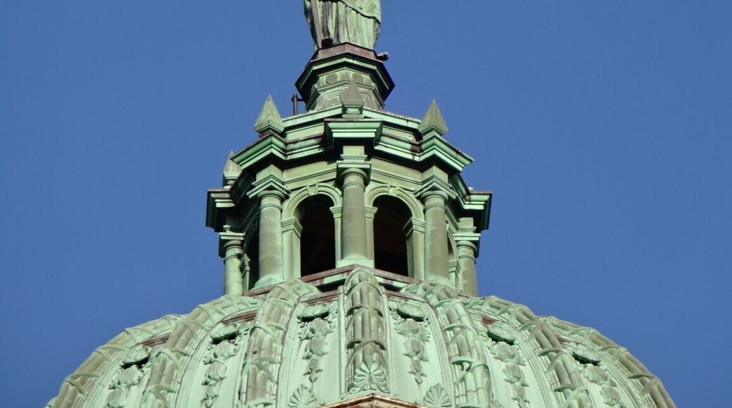 The Wyandot County courthouse and jail was constructed between 1897 and 1900 and dedicated in 1900. The courthouse is located 1000 feet east of the site of Fort Ferree, the main headquarters of General William Henry Harrison's army in the War of 1812. Many of the soldiers who died in battle are buried in the courthouse yard.