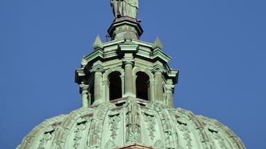 The Wyandot County courthouse and jail was constructed between 1897 and 1900 and dedicated in 1900. The courthouse is located 1000 feet east of the site of Fort Ferree, the main headquarters of General William Henry Harrison's army in the War of 1812. Many of the soldiers who died in battle are buried in the courthouse yard.