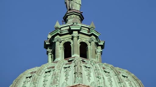 The Wyandot County courthouse and jail was constructed between 1897 and 1900 and dedicated in 1900. The courthouse is located 1000 feet east of the site of Fort Ferree, the main headquarters of General William Henry Harrison's army in the War of 1812. Many of the soldiers who died in battle are buried in the courthouse yard.