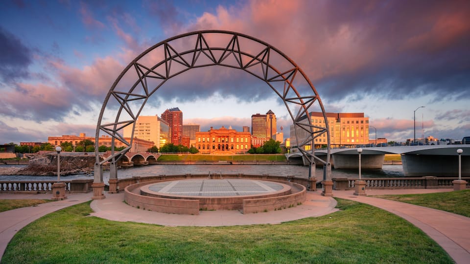Des Moines, Iowa, USA. Cityscape image of Des Moines skyline, Iowa, USA at summer sunrise.