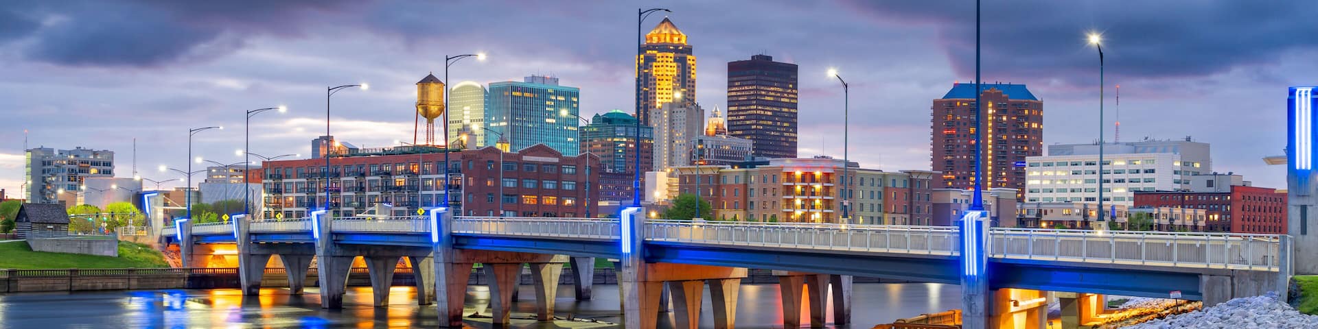 Des Moines, Iowa, USA Downtown Cityscape