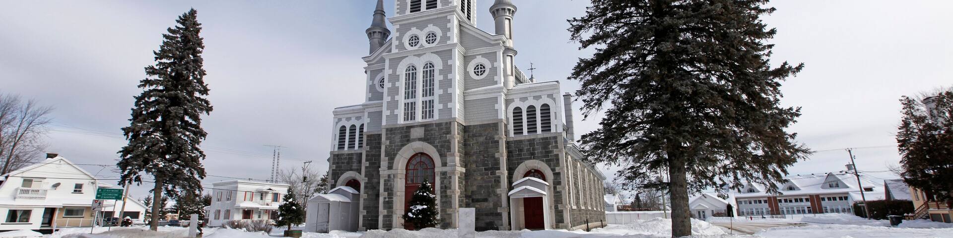 L'église de Saint-Basile dans Portneuf au Québec