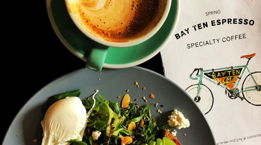 I'm serious about exploring great coffee places wherever I go and this one in Sydney is in a bay UNDER the Sydney Harbor Bridge in North Sydney. Top rated by Beanhunter the food was delicious and the coffee, well, I took some more to go on my walk back to my Airbnb in Neutral Bay.
#coffee #sydney