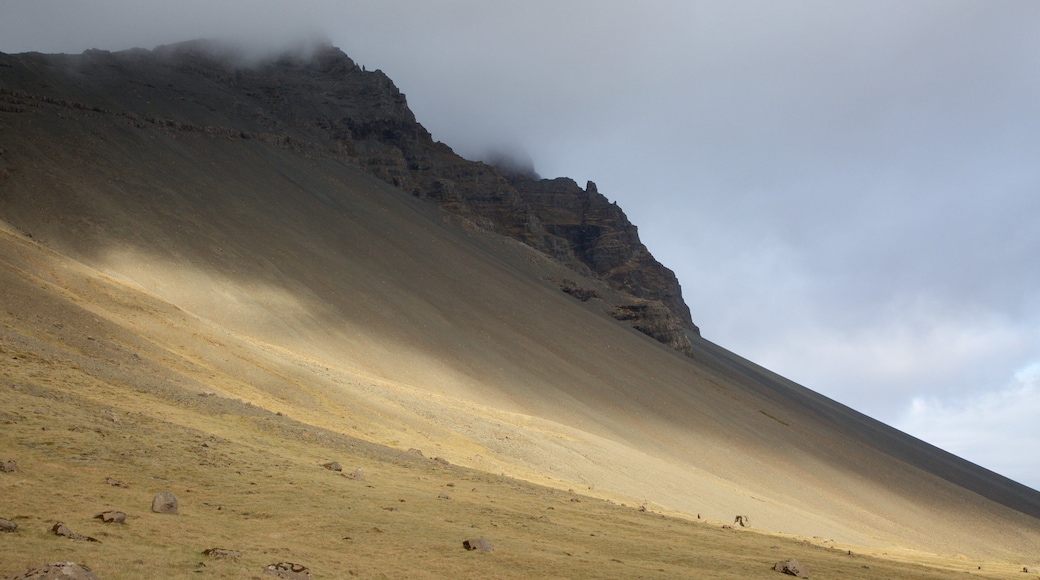 赫本 设有 寧靜風景, 綜覽海岸風景 和 山