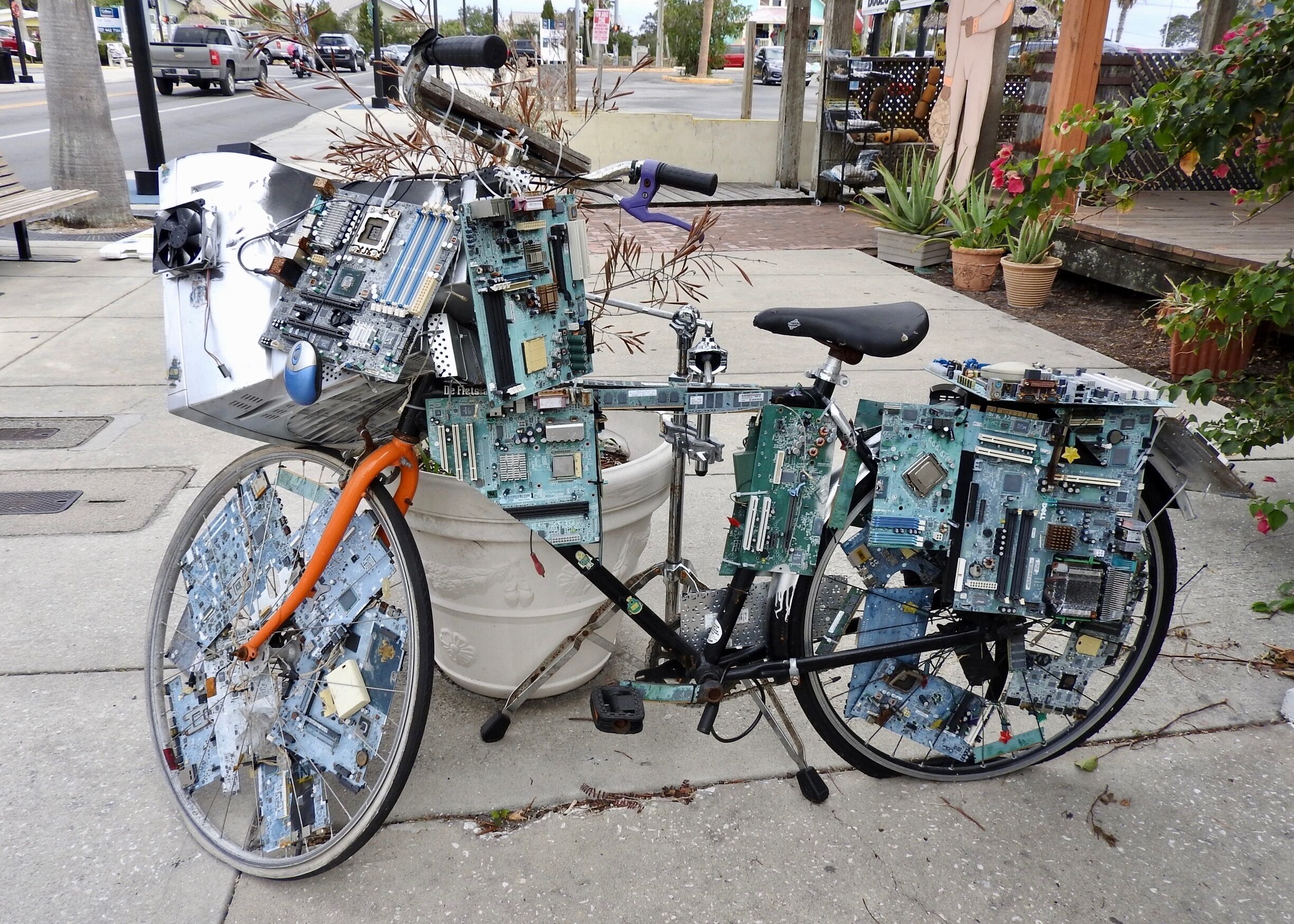 "Decorated" bicycle outside a computer repair shop on Tarpon Ave.

#Details #OnTheRoad