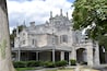 This mansion was built in 1838 and is situated on 65 acres on the Hudson river and was home to New York City Major William Paulding Jr., merchant George Merritt and railroad tycoon Jay Gould consecutively.