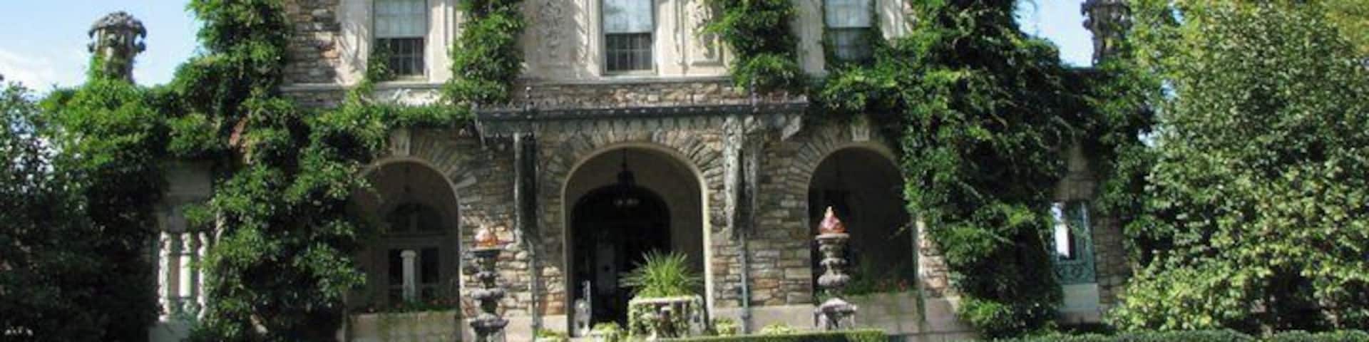 Kykuit was home to four generations of the Rockefeller family, beginning with the philanthropist John D. Rockefeller, founder of Standard Oil.
#Museums #Architecture