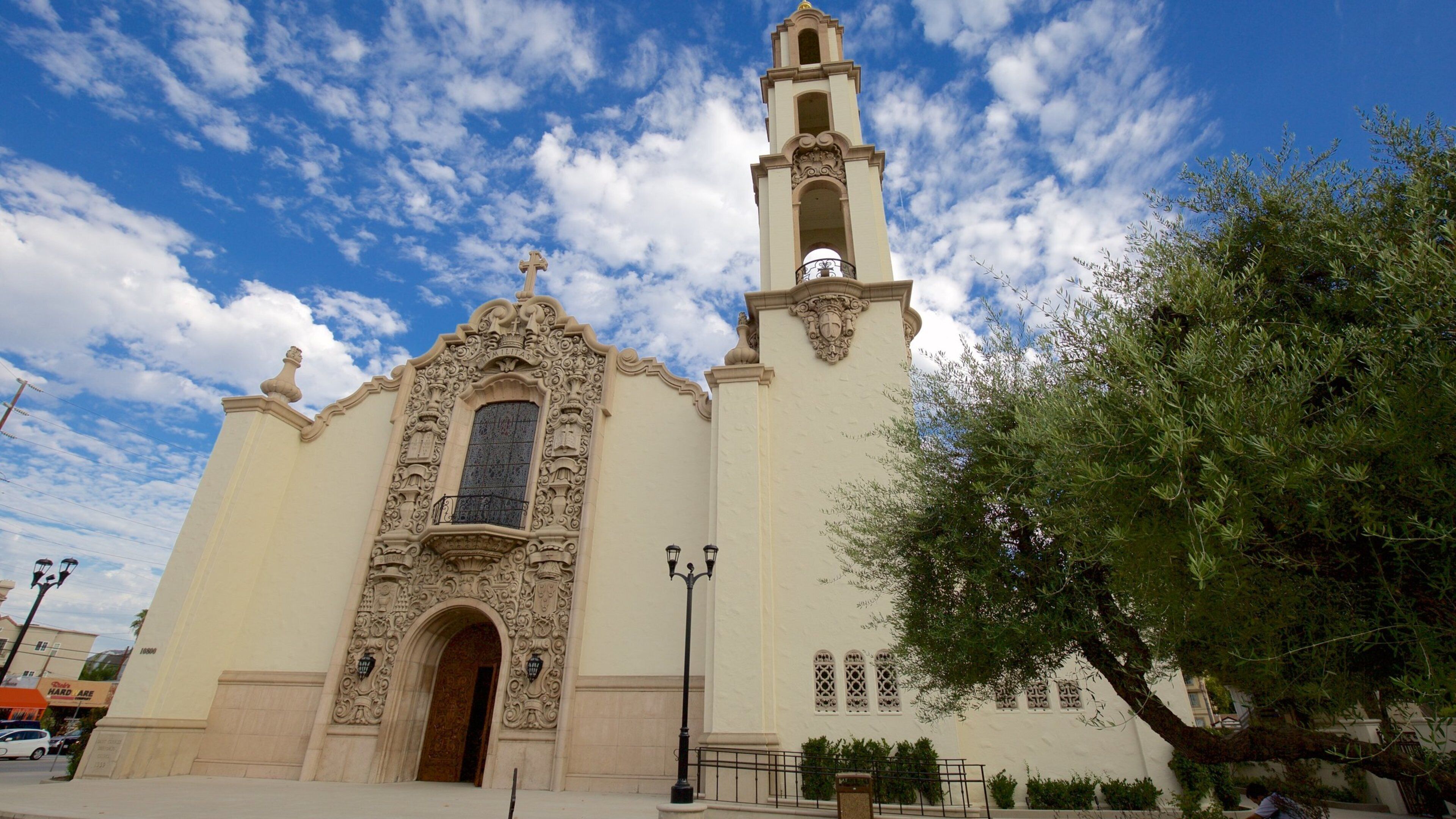 เบอร์แบงก์ เนื้อเรื่องที่ โบสถ์หรือวิหาร