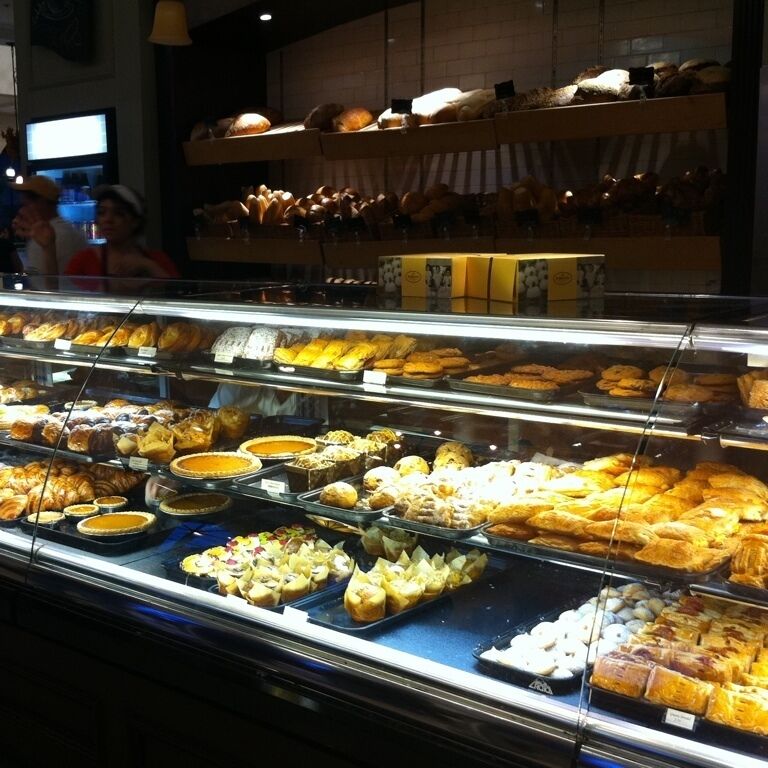 Pastries. Long line. Worth it!