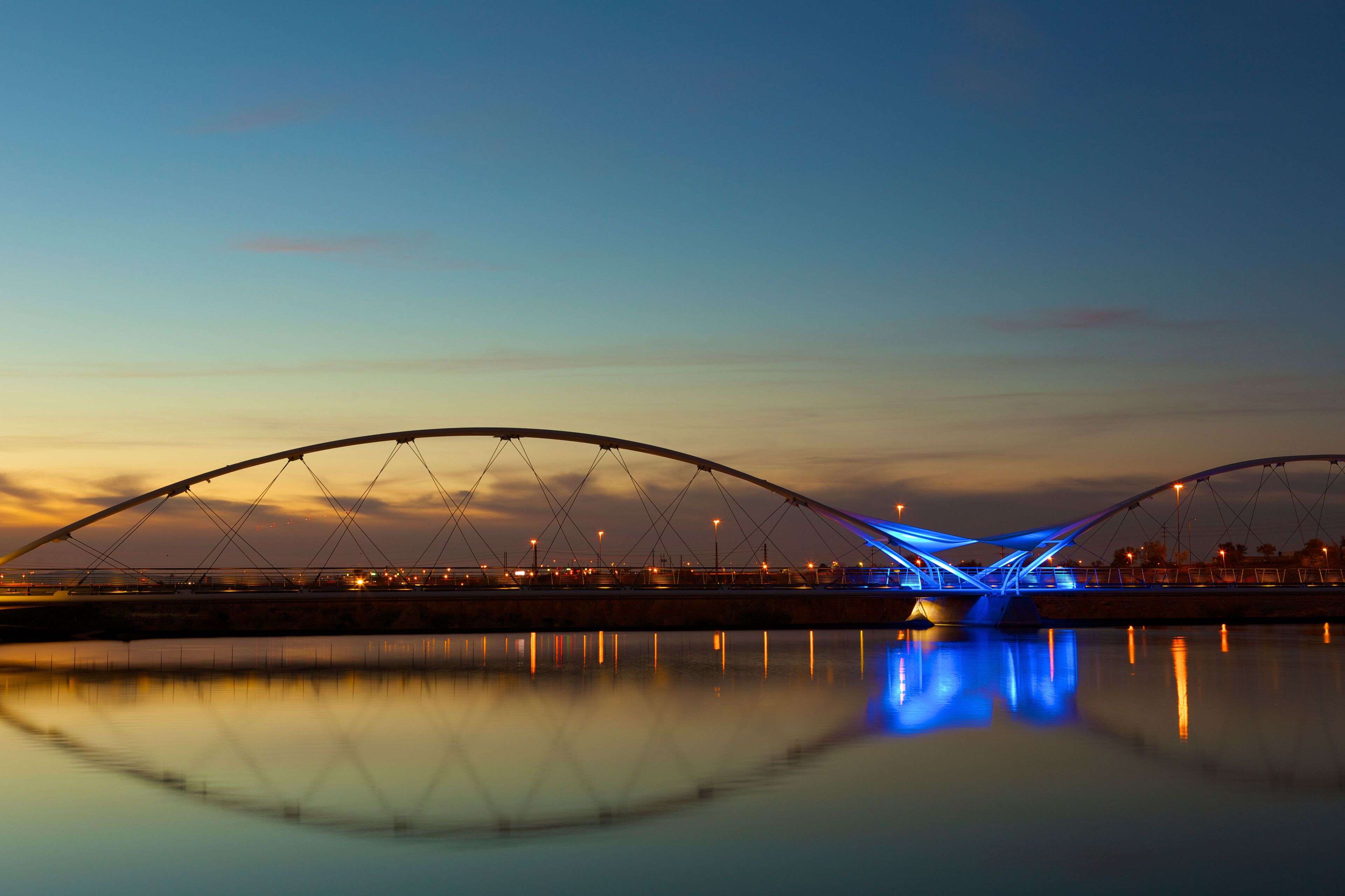 DGPW1Y Sunset over the Salt River, Tempe, Phoenix, Arizona.