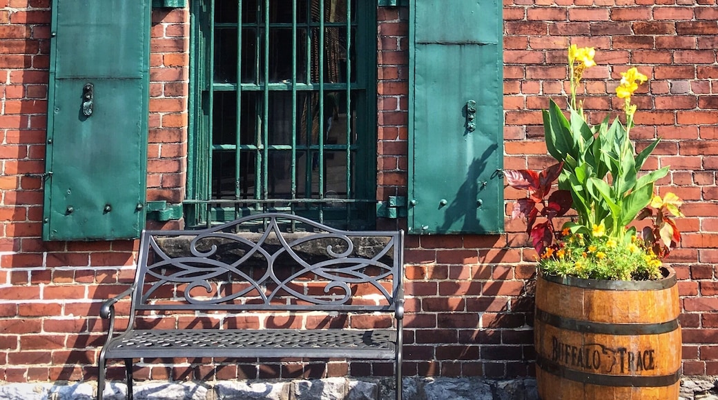 Seeing #red on the free buffalo taste distillery tour in Kentucky. Lots of free samples too.