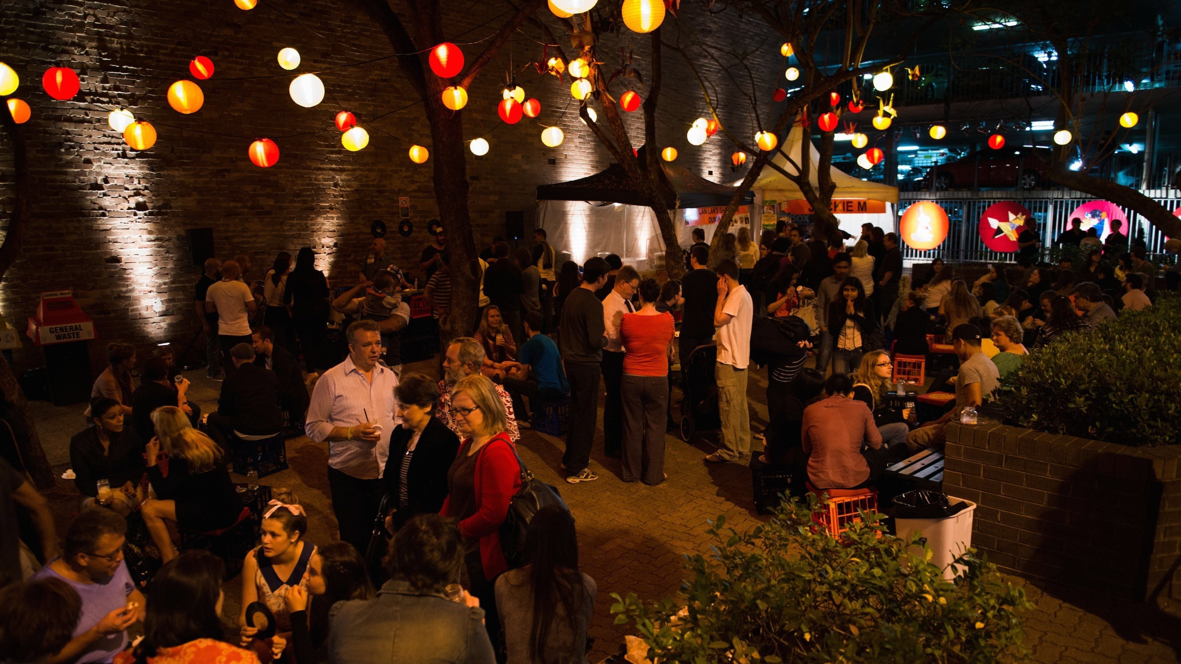 Parramatta caracterizando cenas de rua, vida noturna e cenas noturnas