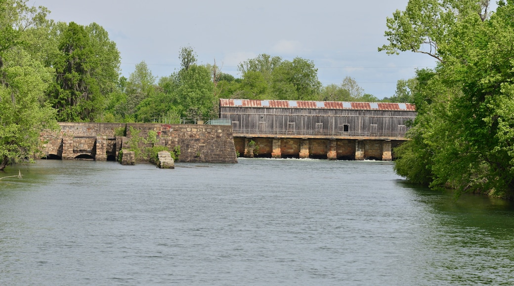 The Augusta canal at Augusta in Georgia
.