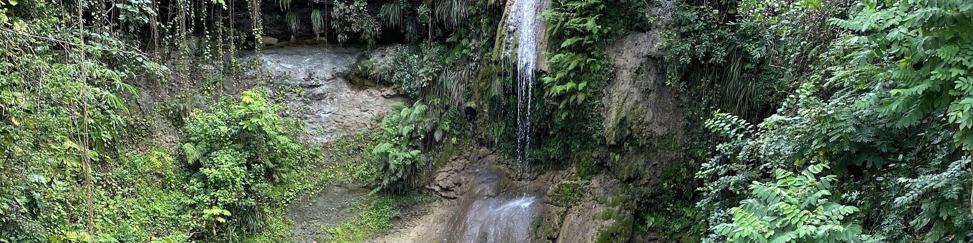 One of the many waterfalls of the San Sebastián area.