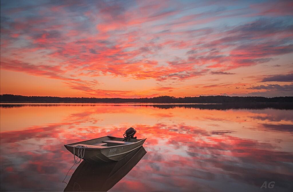 Just another awesome day at Lake Crabtree. 

#NC #USA #Sunset #Lake #colorful #boat #Dusk #clouds #goldenhour #hiking #bestof5 #blue #waterlust #lovemytown 