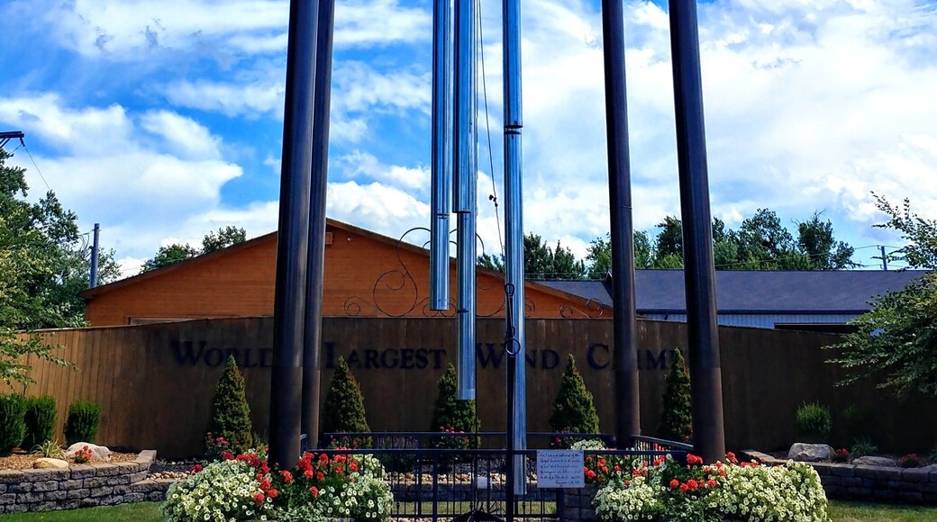 World's largest wind chime!
Casey, Illinois. Big things/small town! Just a short detour off the highway to an oasis of oversized household accoutrements.