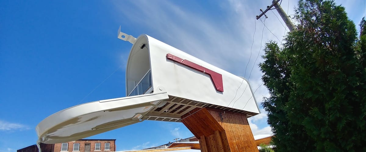 World's largest mailbox!
Casey, Illinois. Big things/small town! Just a short detour off the highway to an oasis of oversized household accoutrements.