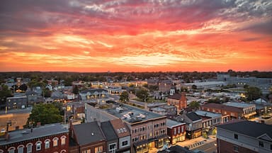 sunset over the downtown Thorold city